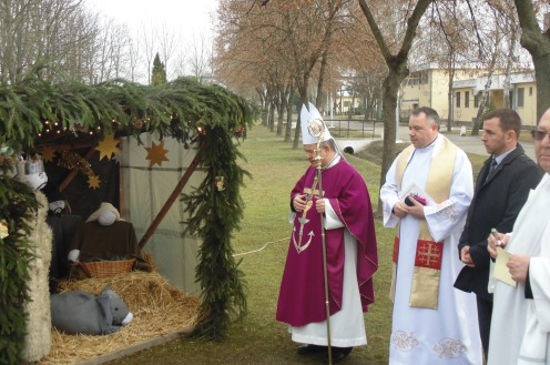 Holy mess celebrated by Balázs Bábel, Dr, Archbishop of Kalocsa-Kecskemét at Állampuszta National prison on December 12. Photo: Állampuszta National Prison