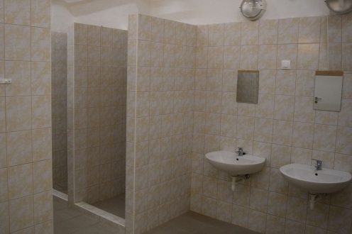 Közös fürdőhelyiség Forrás:Márianosztrai Fegyház és Börtön
